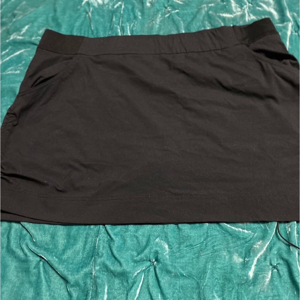Black Columbia skirt